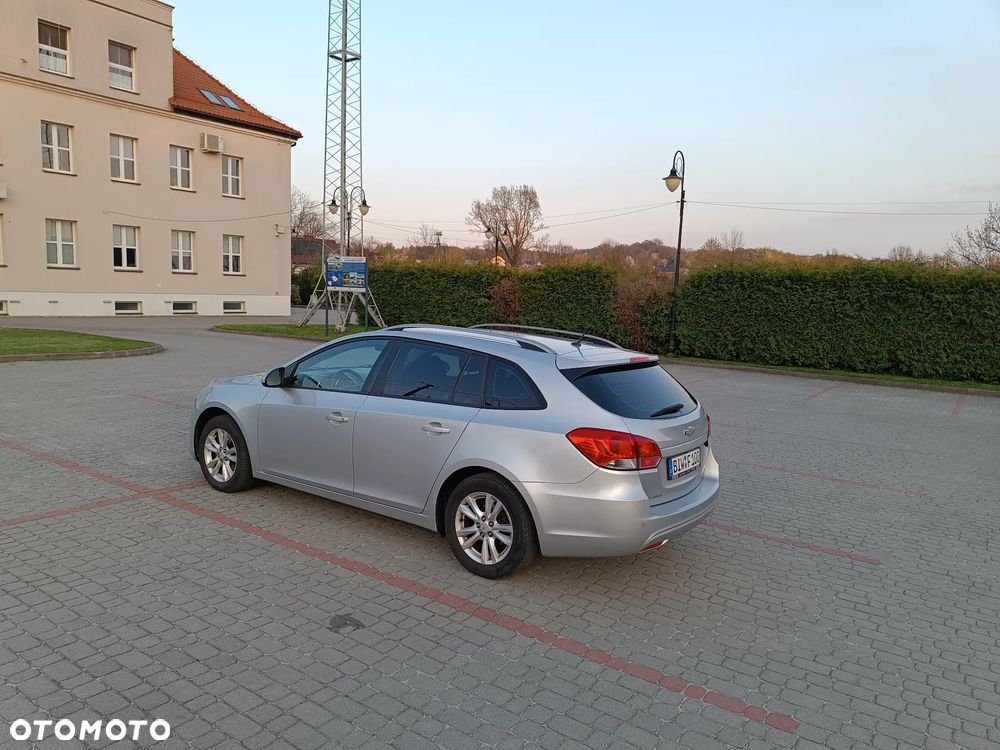 Chevrolet Cruze 1.6 LT+ - 4