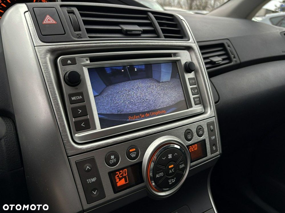 Toyota Verso 1.8 Premium 7os - 16