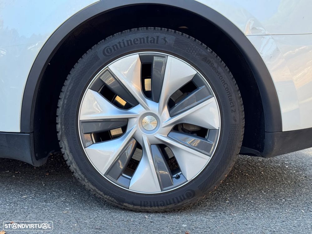Tesla Model Y - 20