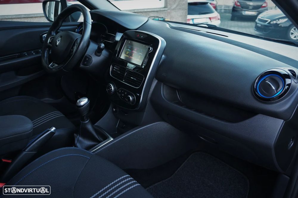 Renault Clio Sport Tourer 1.5 dCi GT Line - 19