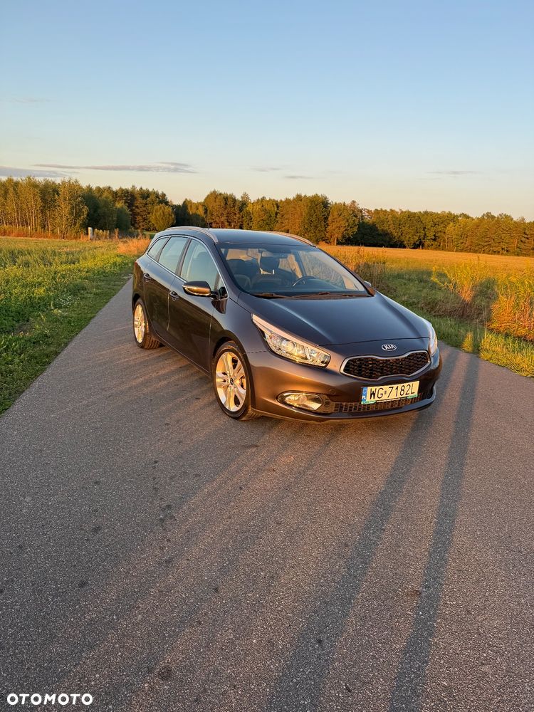 Kia Ceed 1.6 GDI Dream Team Edition - 22