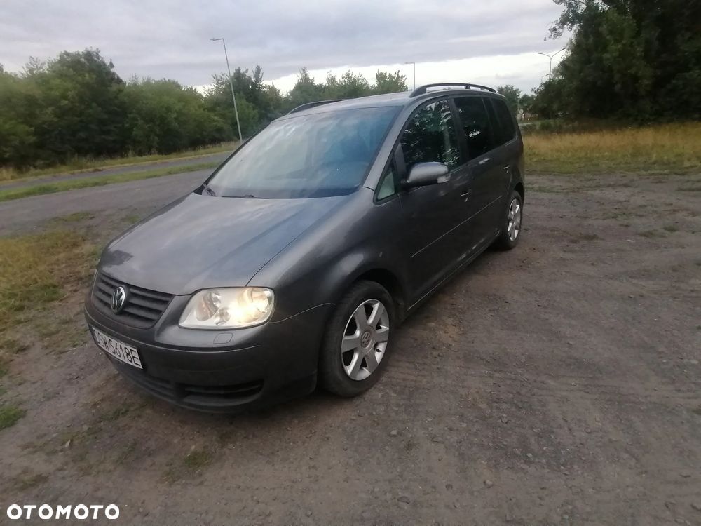 Volkswagen Touran 1.6 Conceptline - 4