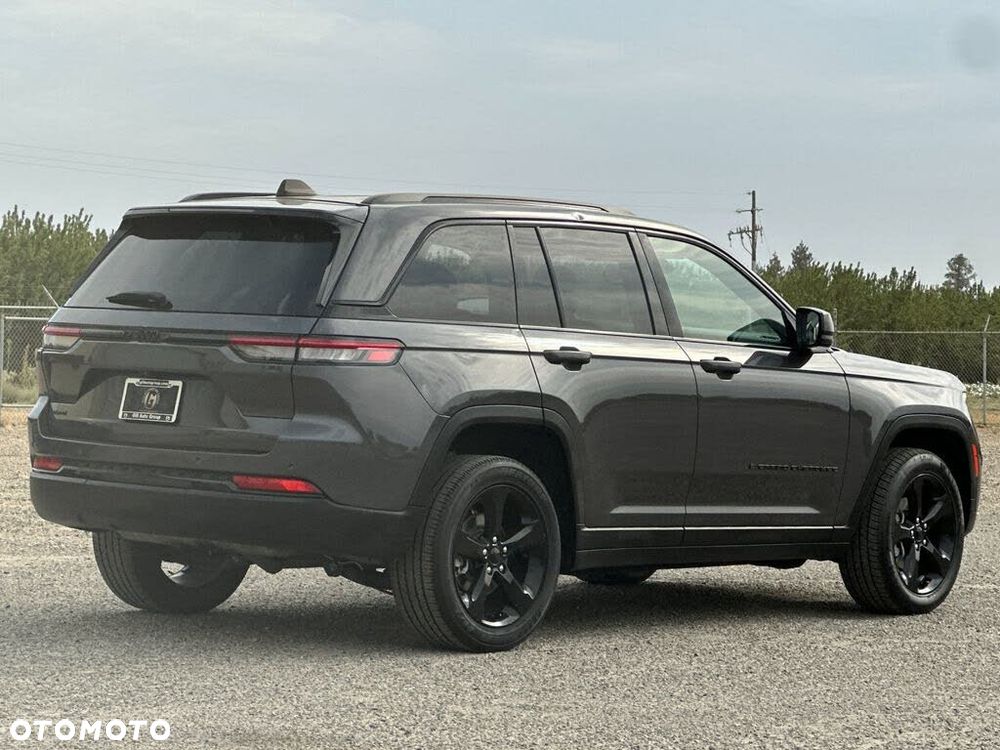 Jeep Grand Cherokee - 8