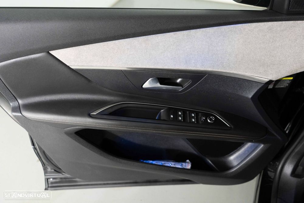 Peugeot 3008 1.6 Hybrid GT e-EAT8 - 21