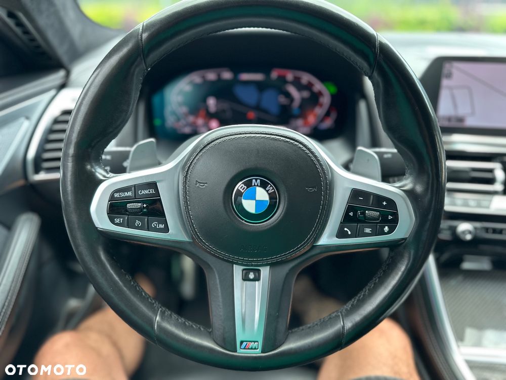 BMW Seria 8 - 24