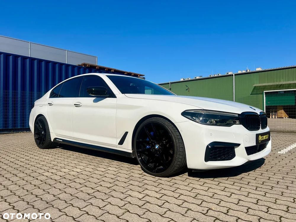 BMW Seria 5 M550i xDrive - 1