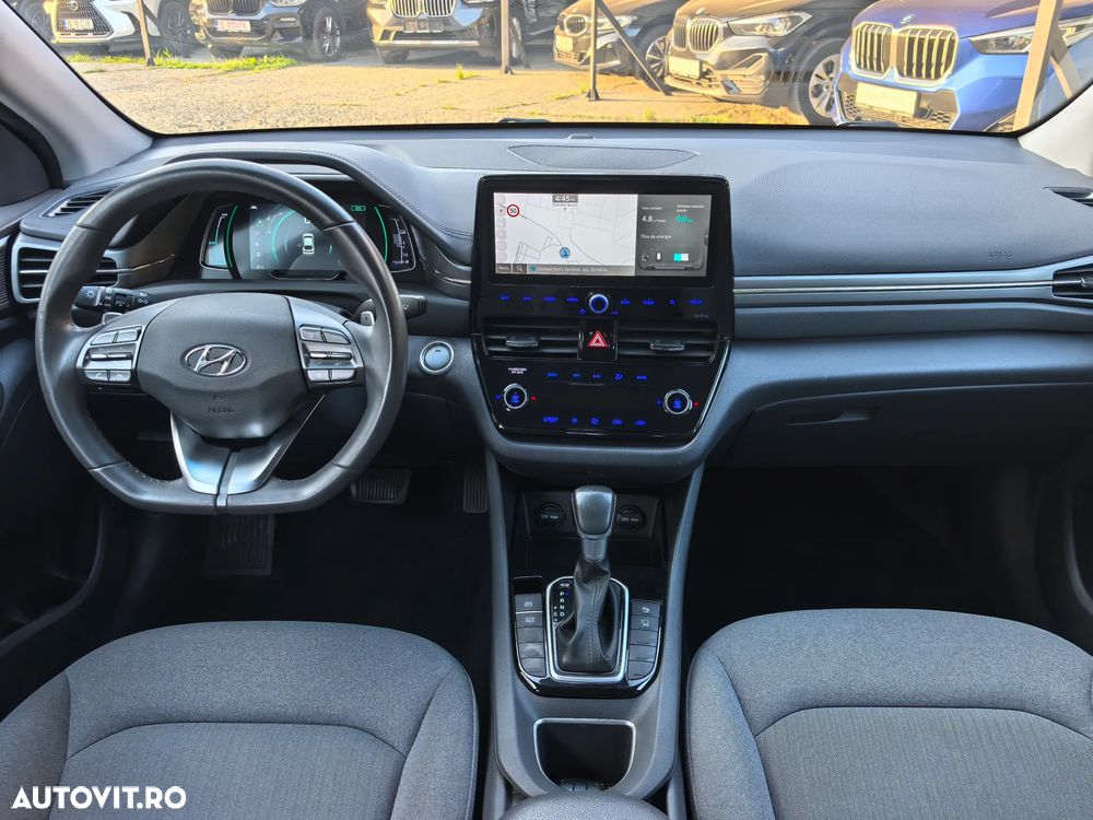 Hyundai IONIQ - 7