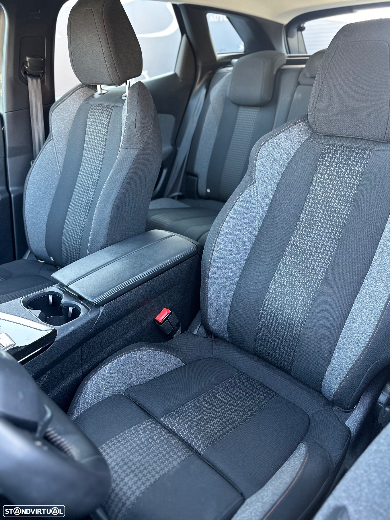 Peugeot 3008 1.5 BlueHDi Active Pack EAT8 - 8