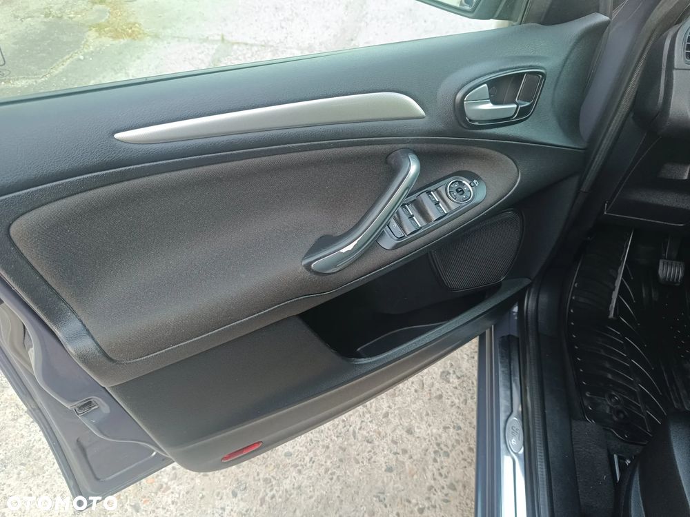 Ford Galaxy - 17