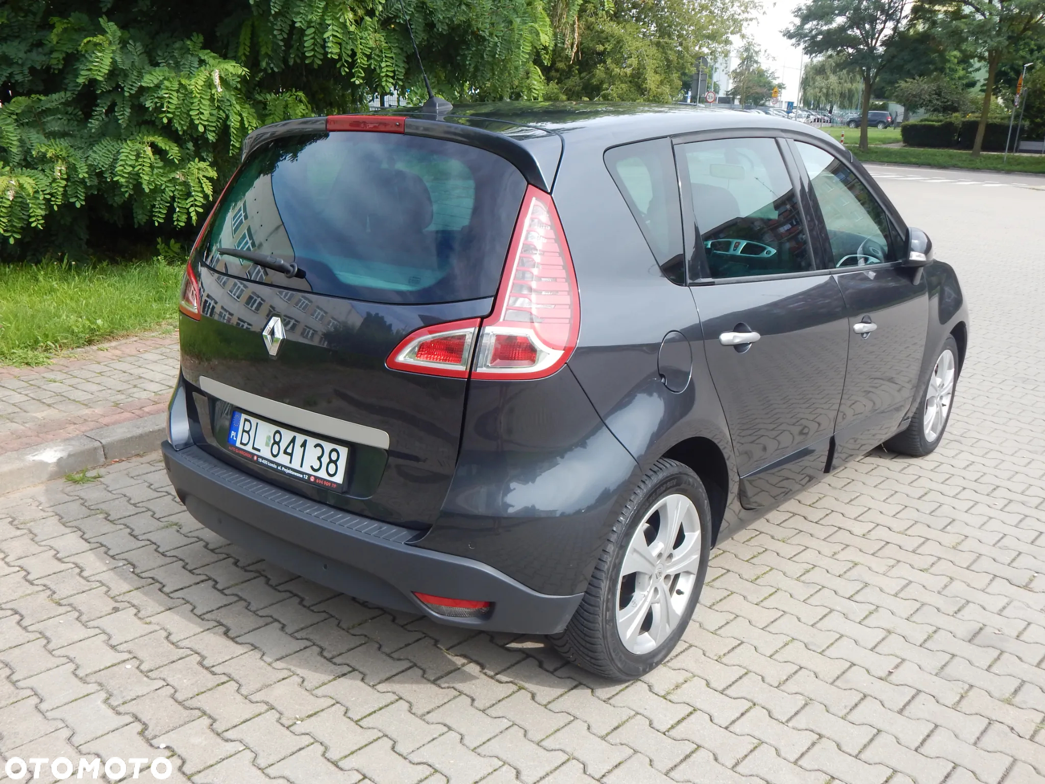 Renault Scenic 1.9 dCi Privilege - 9