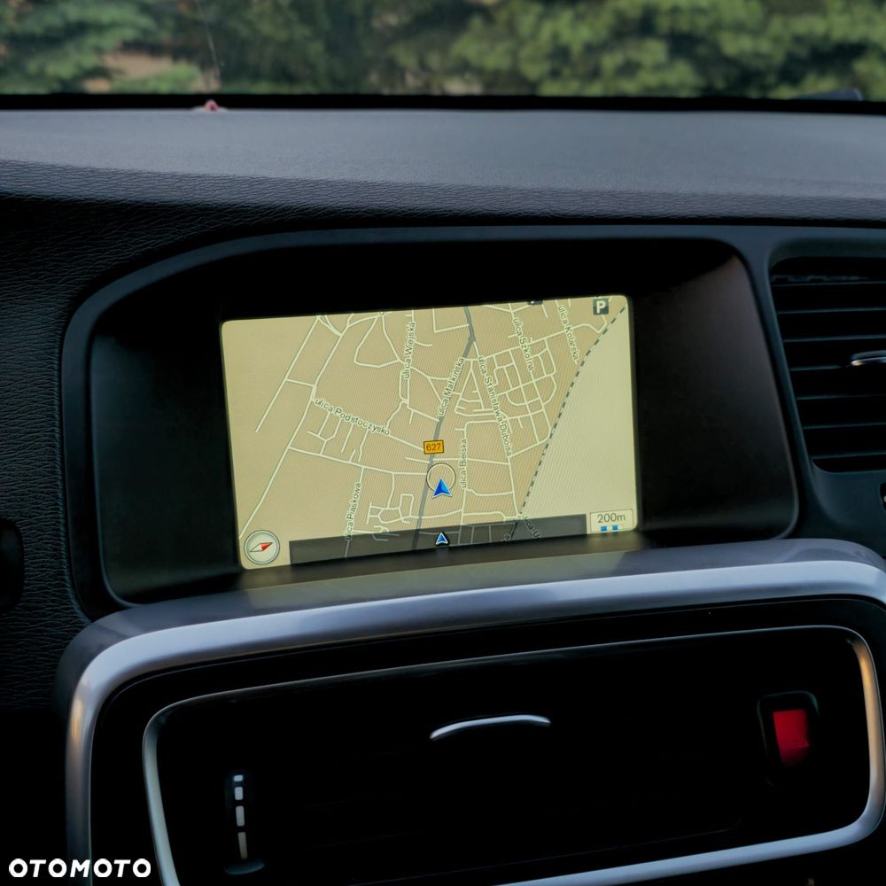Volvo V60 D4 Momentum - 28