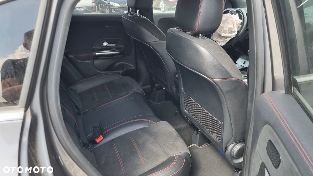 Mercedes-Benz GLA 220 d 4Matic 8G-DCT AMG Line - 26