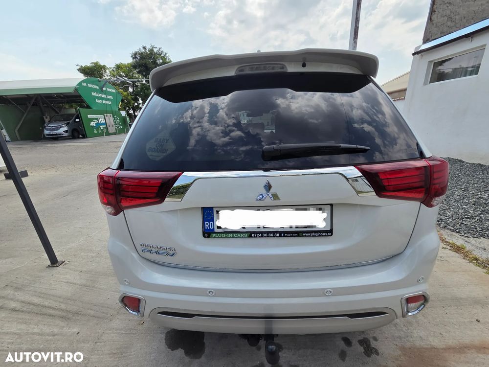 Mitsubishi Outlander - 5