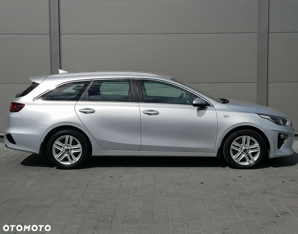 Kia Ceed 1.6 CRDi mHEV M - 8