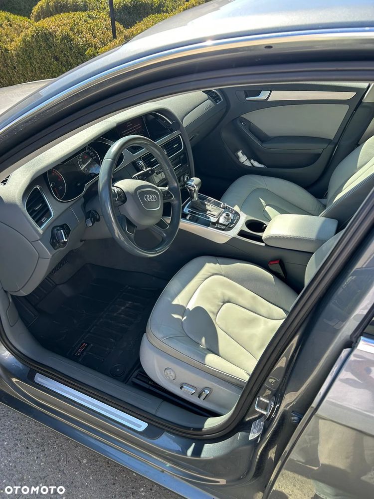 Audi A4 Limousine - 11