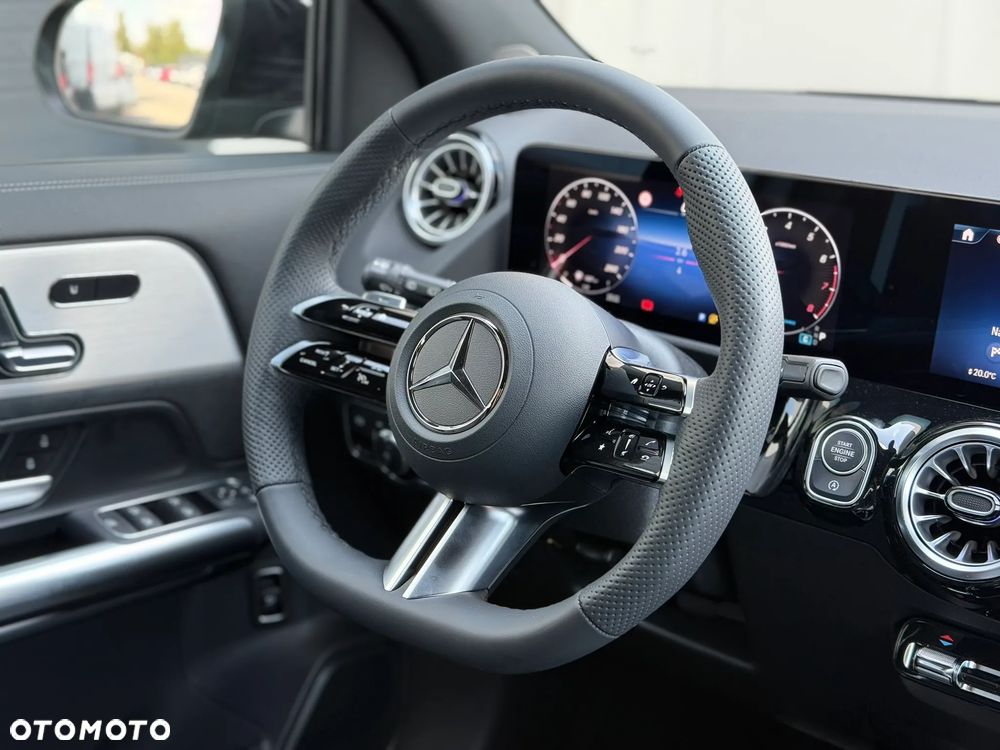 Mercedes-Benz GLA - 28