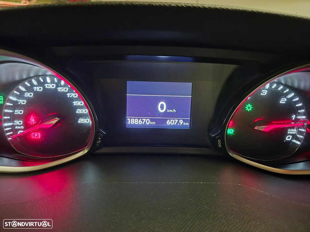 Peugeot 308 SW 1.6 e-HDi Allure - 21