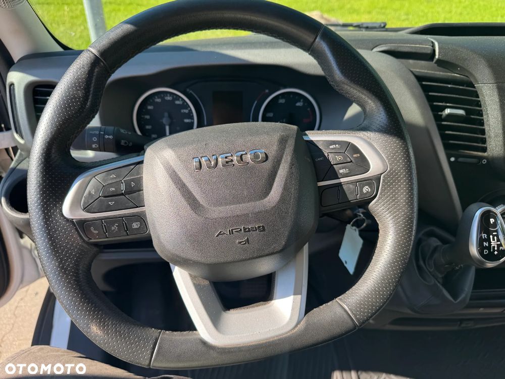 Iveco 3.0 Daily 35S18 hak CarPlay 12m3 średni LED Hi-Matic - 2