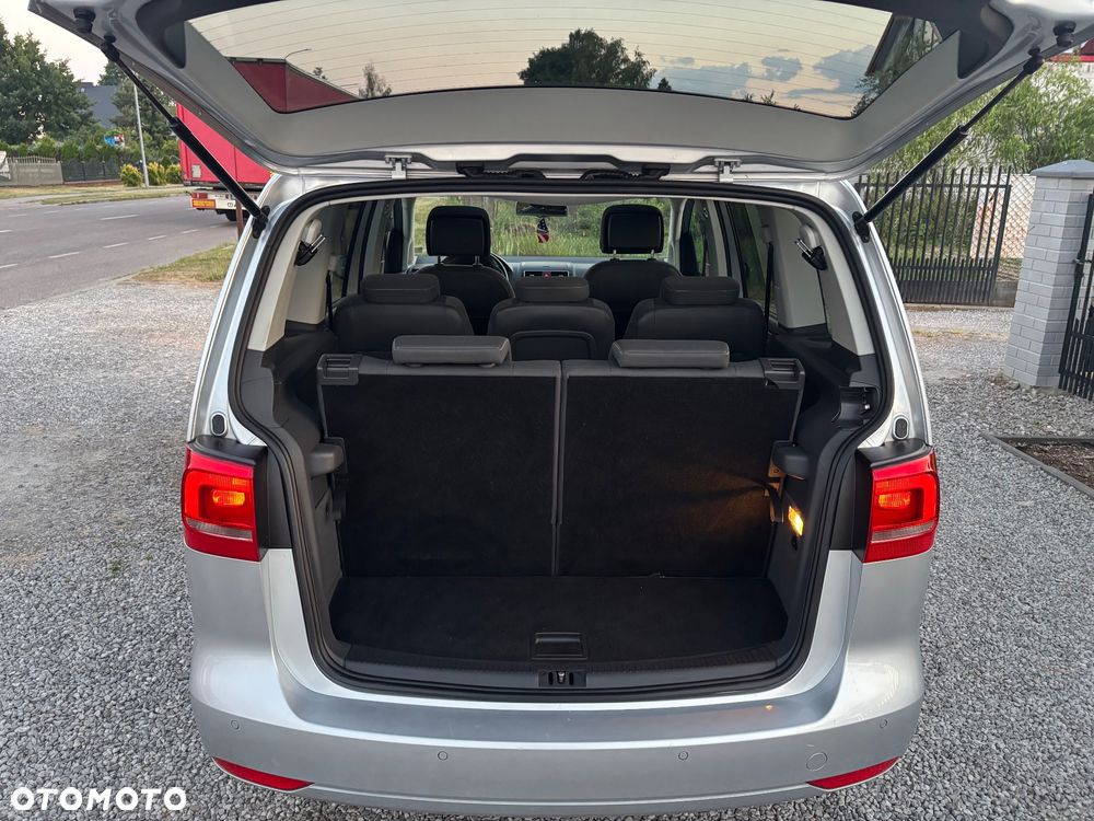 Volkswagen Touran - 20