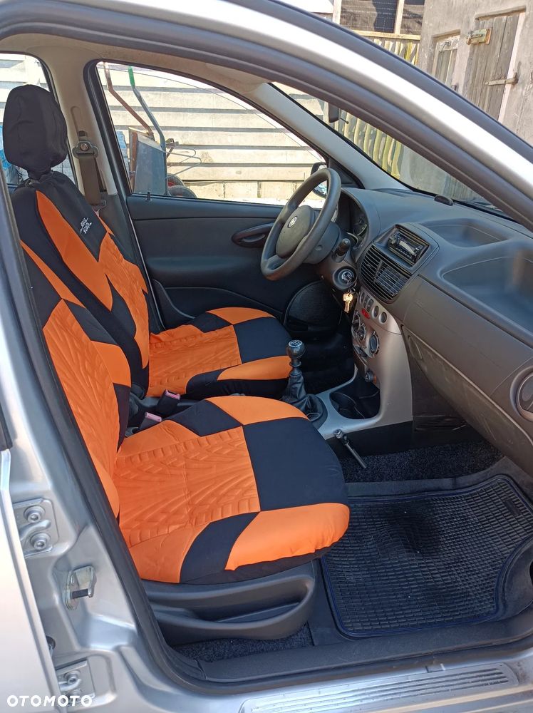 Fiat Punto 1.2 8V Classic - 11