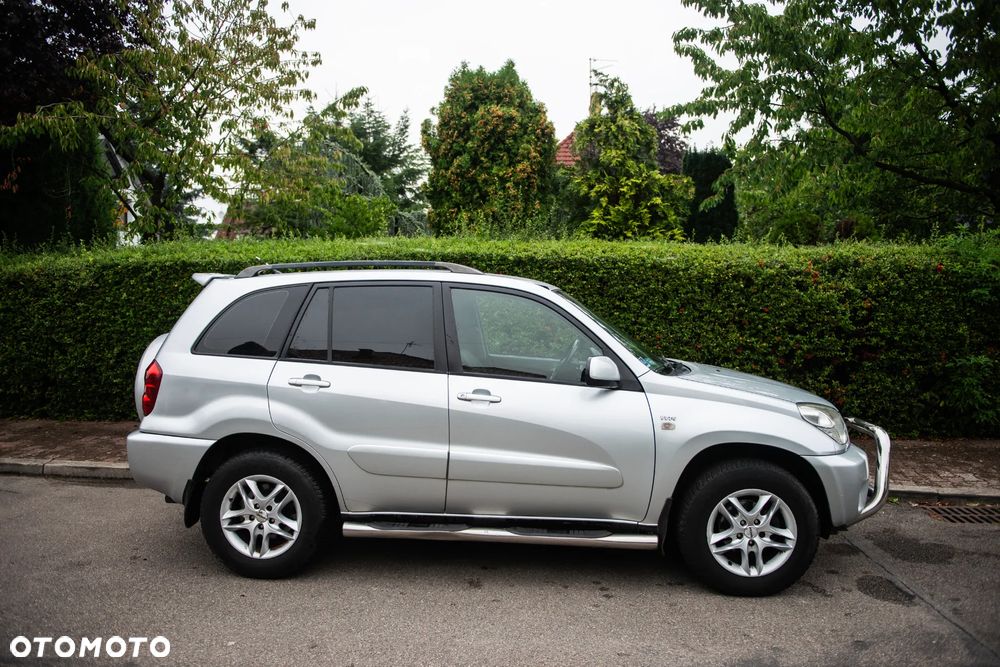 Toyota RAV4 1.8 VVT-i 4x2 - 4