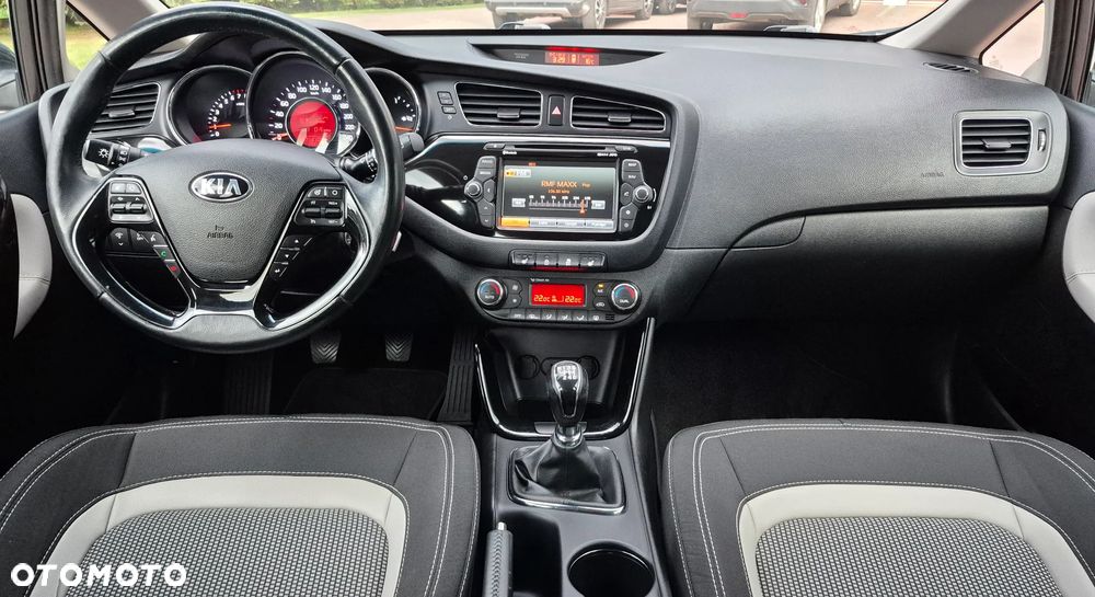Kia Ceed 1.6 GDI Platinum Edition - 7