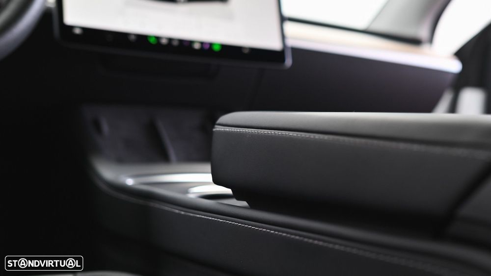 Tesla Model Y Long Range Dual Motor AWD - 52