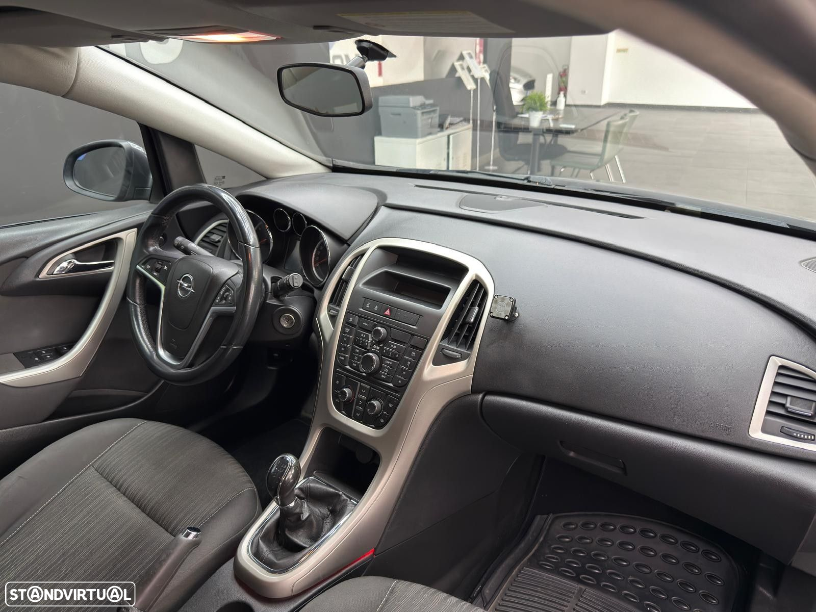 Opel Astra 1.3 CDTi Cosmo - 32