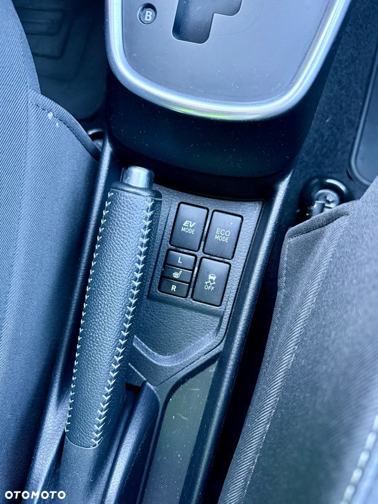 Toyota Yaris Hybrid 1.5 VVT-i Y20 Club - 31