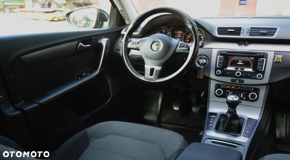 Volkswagen Passat - 20