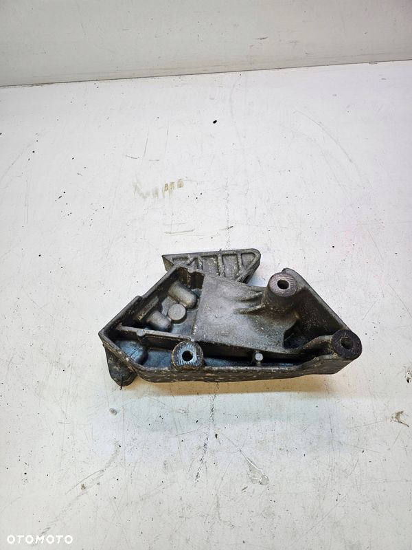 ŁAPA PODUSZKA SILNIKA AUDI A3 2.0 FSI 06F199207P - 3