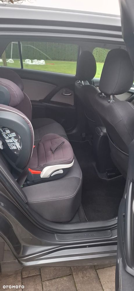 Toyota Avensis 2.0 D-4D Selection - 6