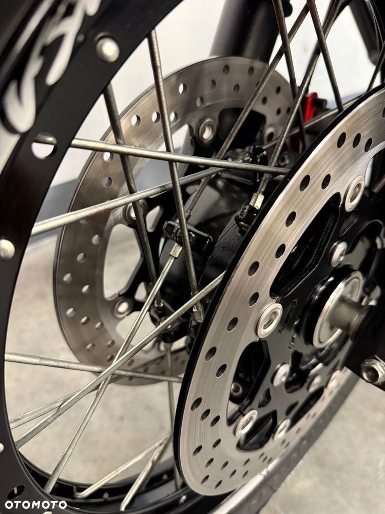 Suzuki V-STROM - 11