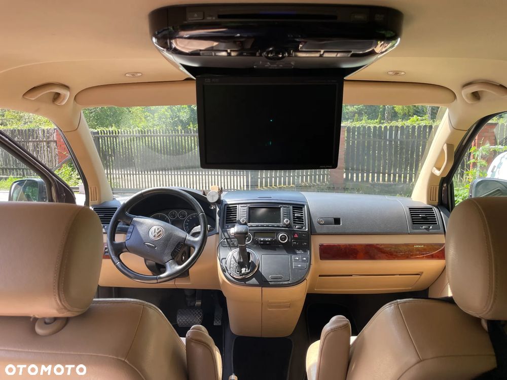 Volkswagen Multivan - 13