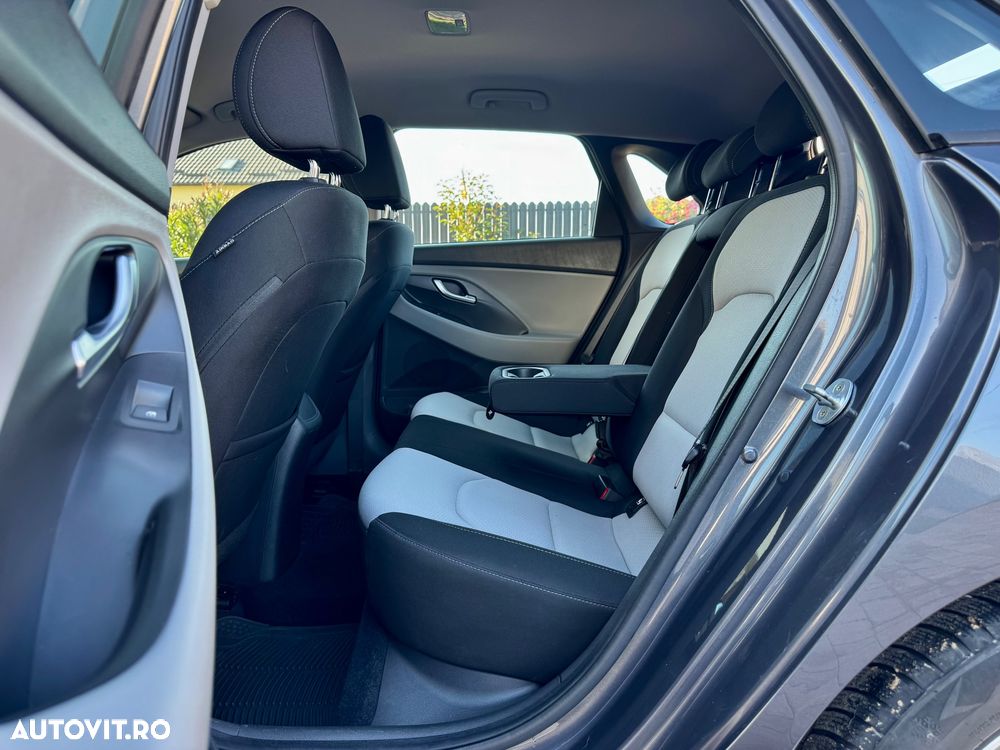 Hyundai i30 1.6 CRDI DCT Passion Plus - 34