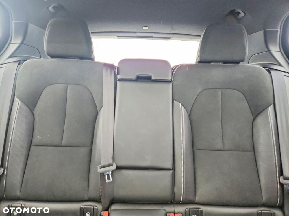 Volvo XC 40 T5 AWD R-Design - 10