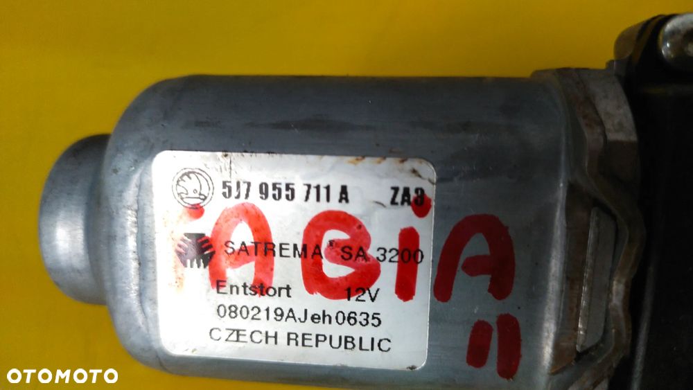 SKODA FABIA II SILNICZEK WYCIERACZEK 5J7955711A - 2