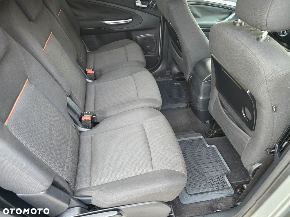 Ford S-Max 2.0 TDCi DPF Business Edition - 28