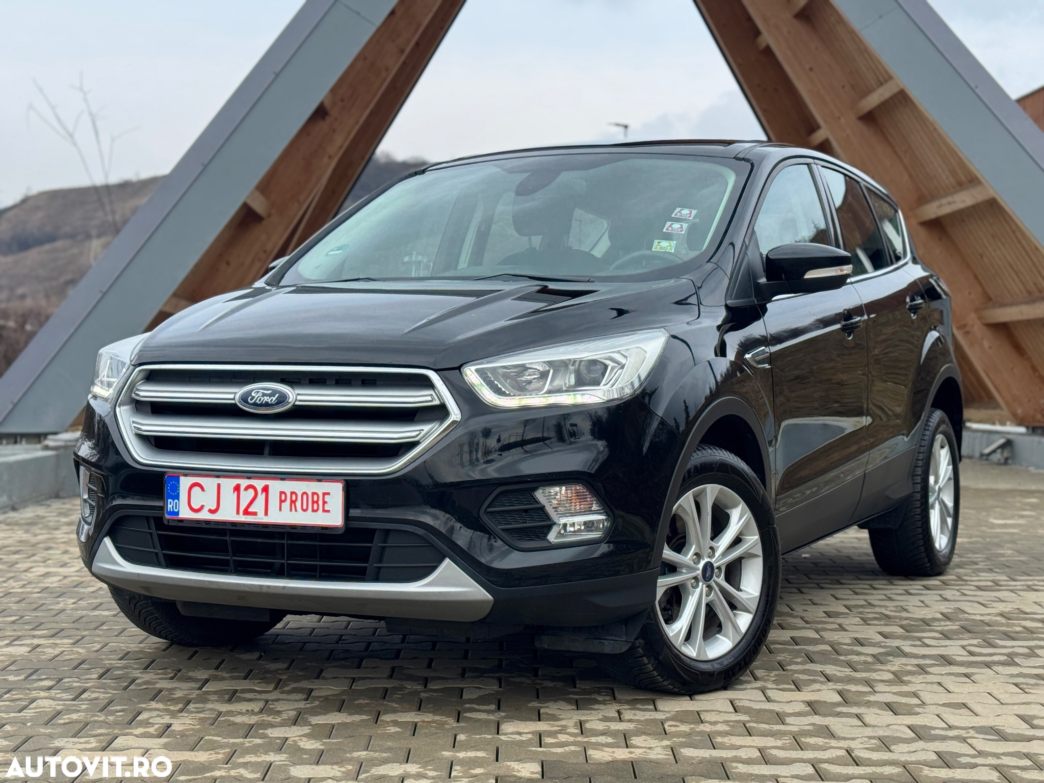 Ford Kuga 2.0 TDCi 2x4 Aut. Cool & Connect - 17
