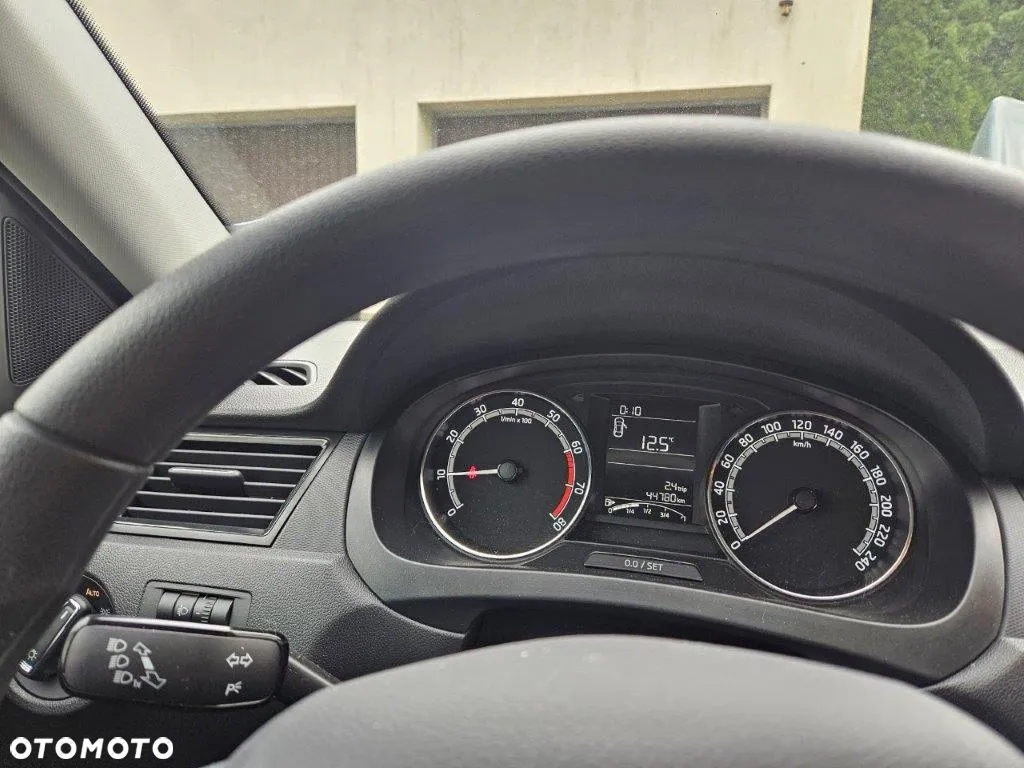 Skoda RAPID 1.0 TSI Active - 10