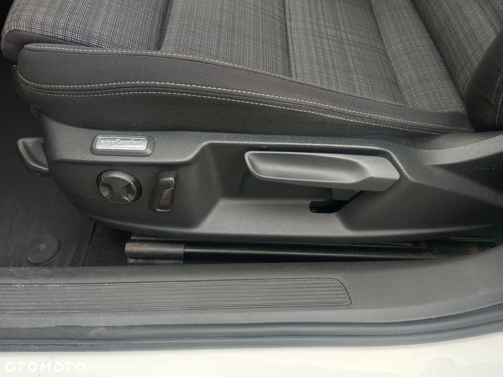 Volkswagen Passat 2.0 TDI Business DSG - 15