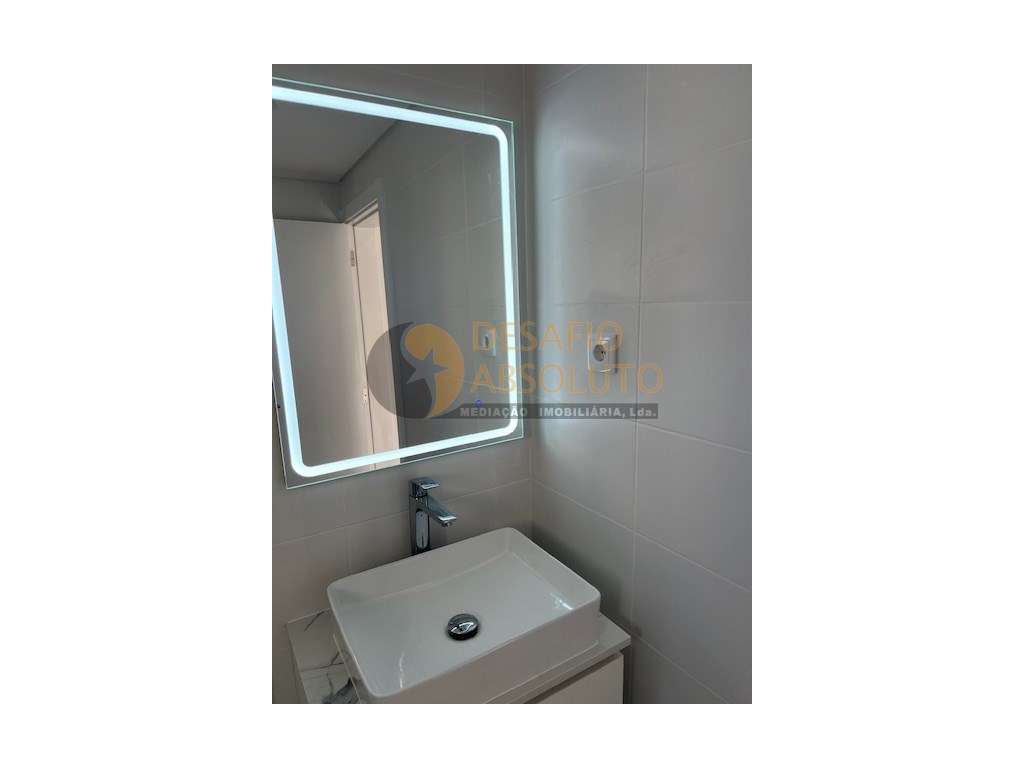 Apartamento T2, Totalmente Remodelado, C/ Parqueamento - Torre Da M... - Grande imagem: 5/5