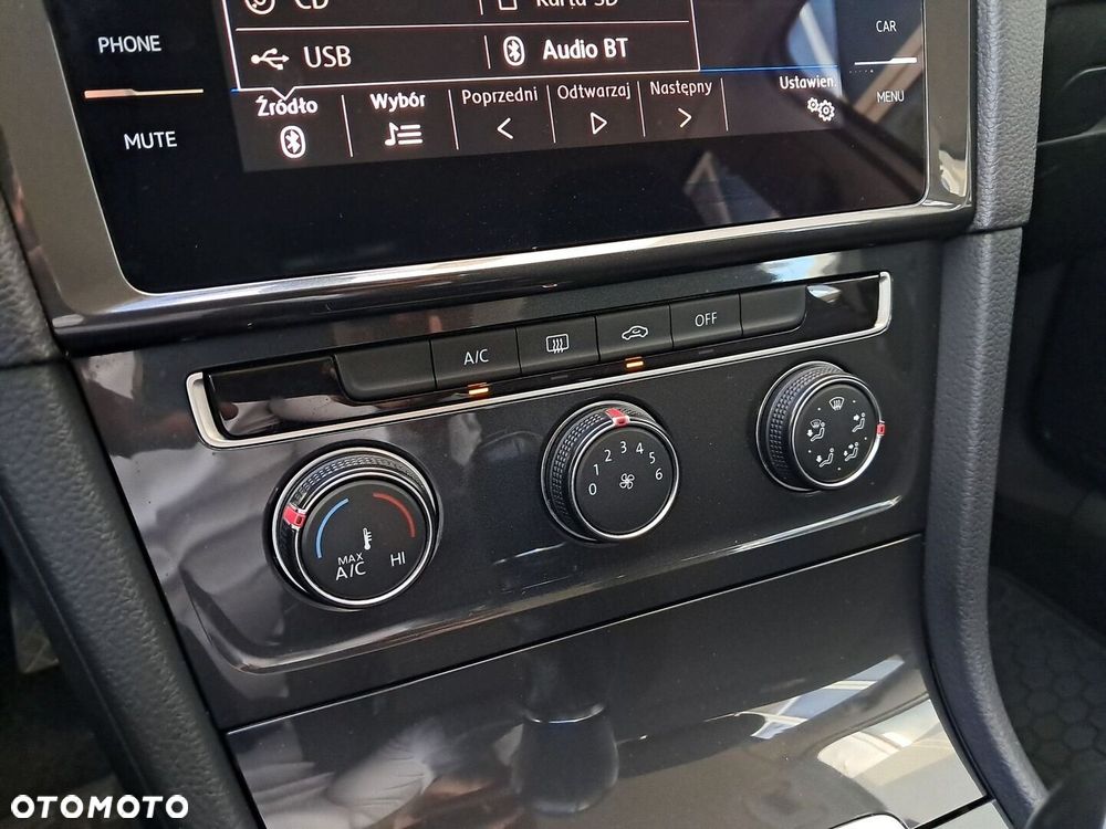 Volkswagen Golf - 25