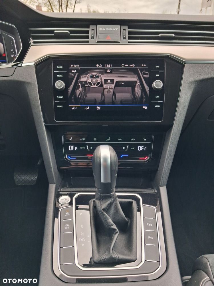 Volkswagen Passat - 27