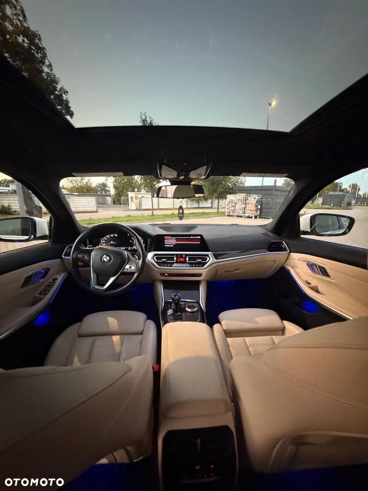 BMW Seria 3 330i Sport Line sport - 10