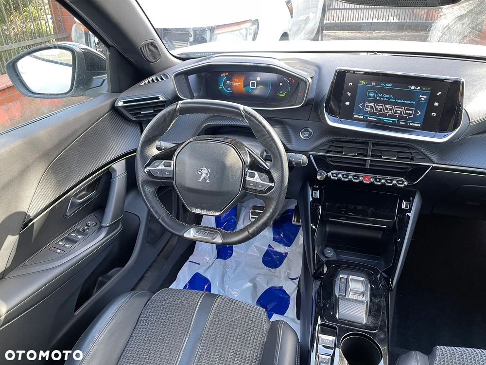 Peugeot 2008 50kWh GT - 9