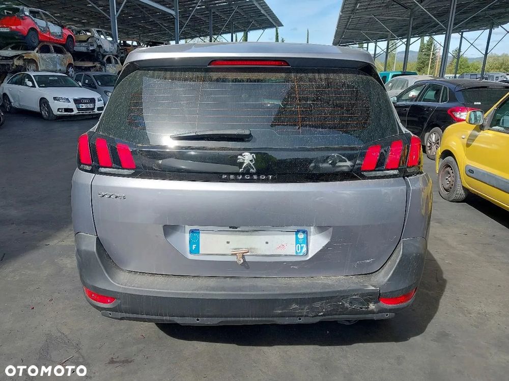 Peugeot 5008 2023 photo 3