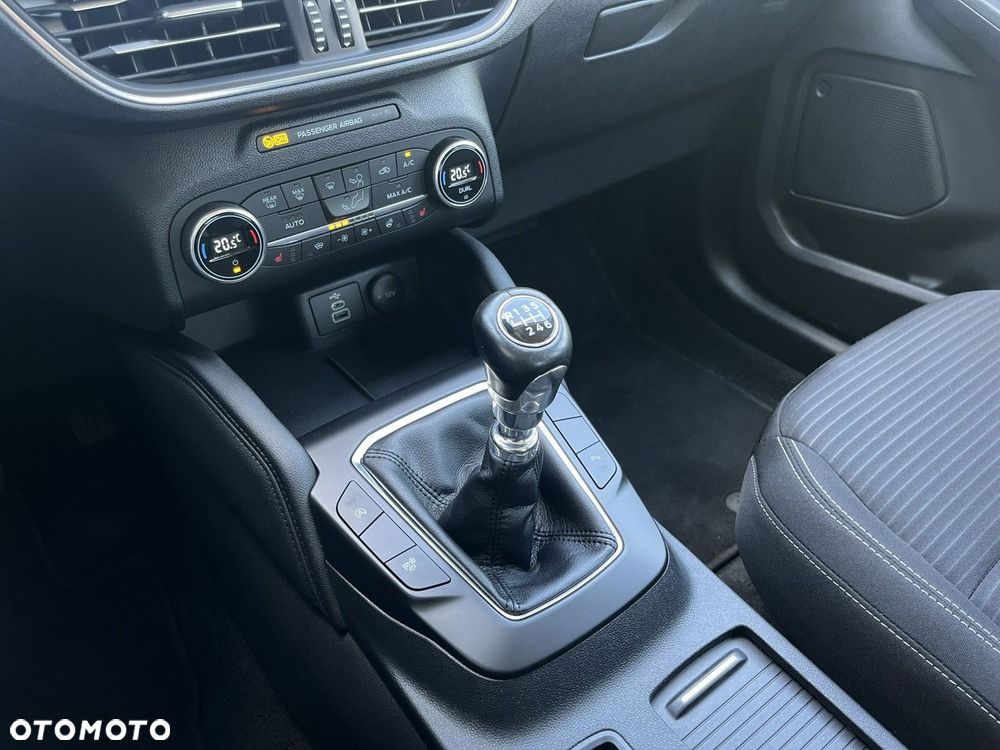 Ford Kuga 1.5 EcoBoost TITANIUM - 33