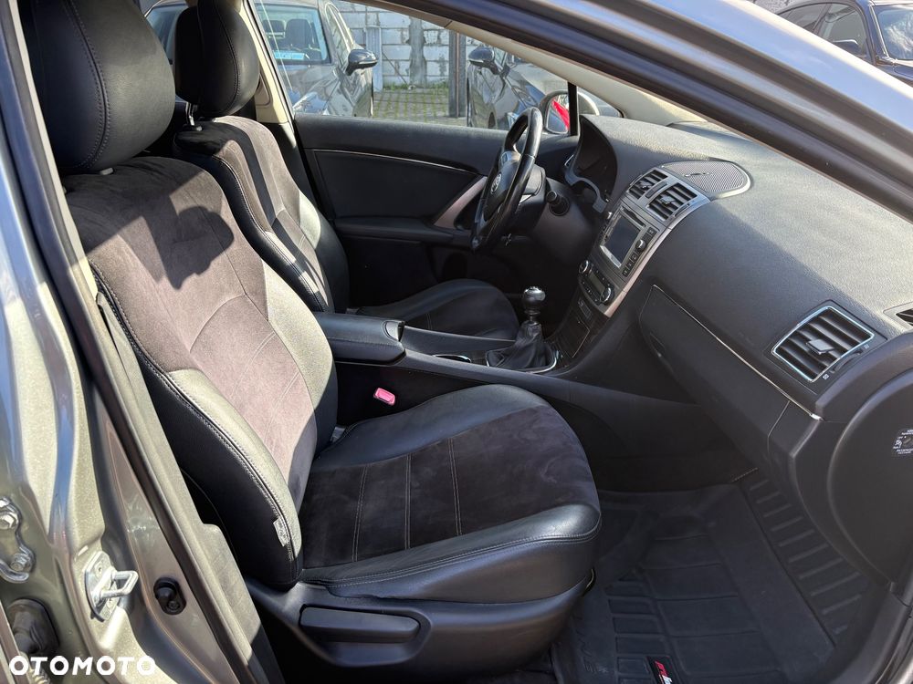 Toyota Avensis 2.0 D-4D Executive - 22