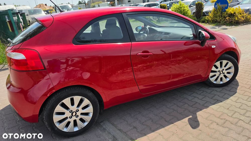 Kia Rio 1.2 Dream Team Edition - 14